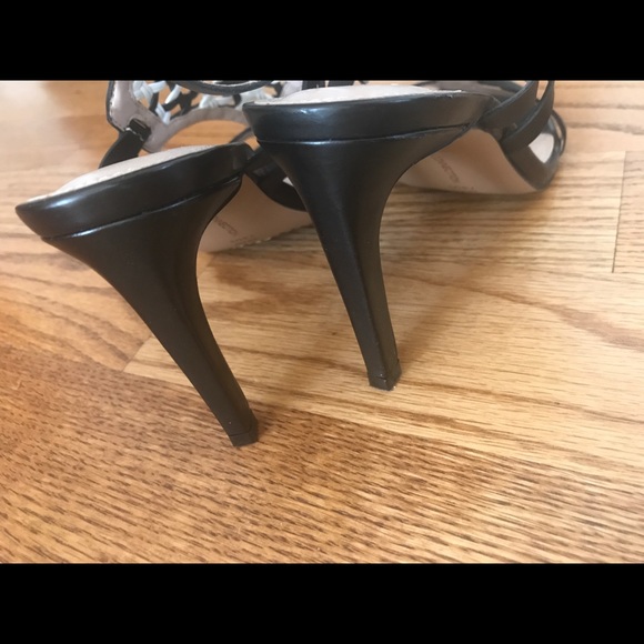 New French Connection Linny Sandal. 7.5 - Picture 5 of 10